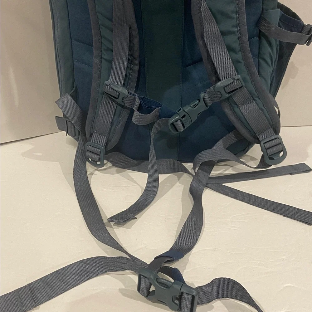 Like New REI 18L Ruck Pack Hiking/Travel/Laptop/Carry-On Backpack